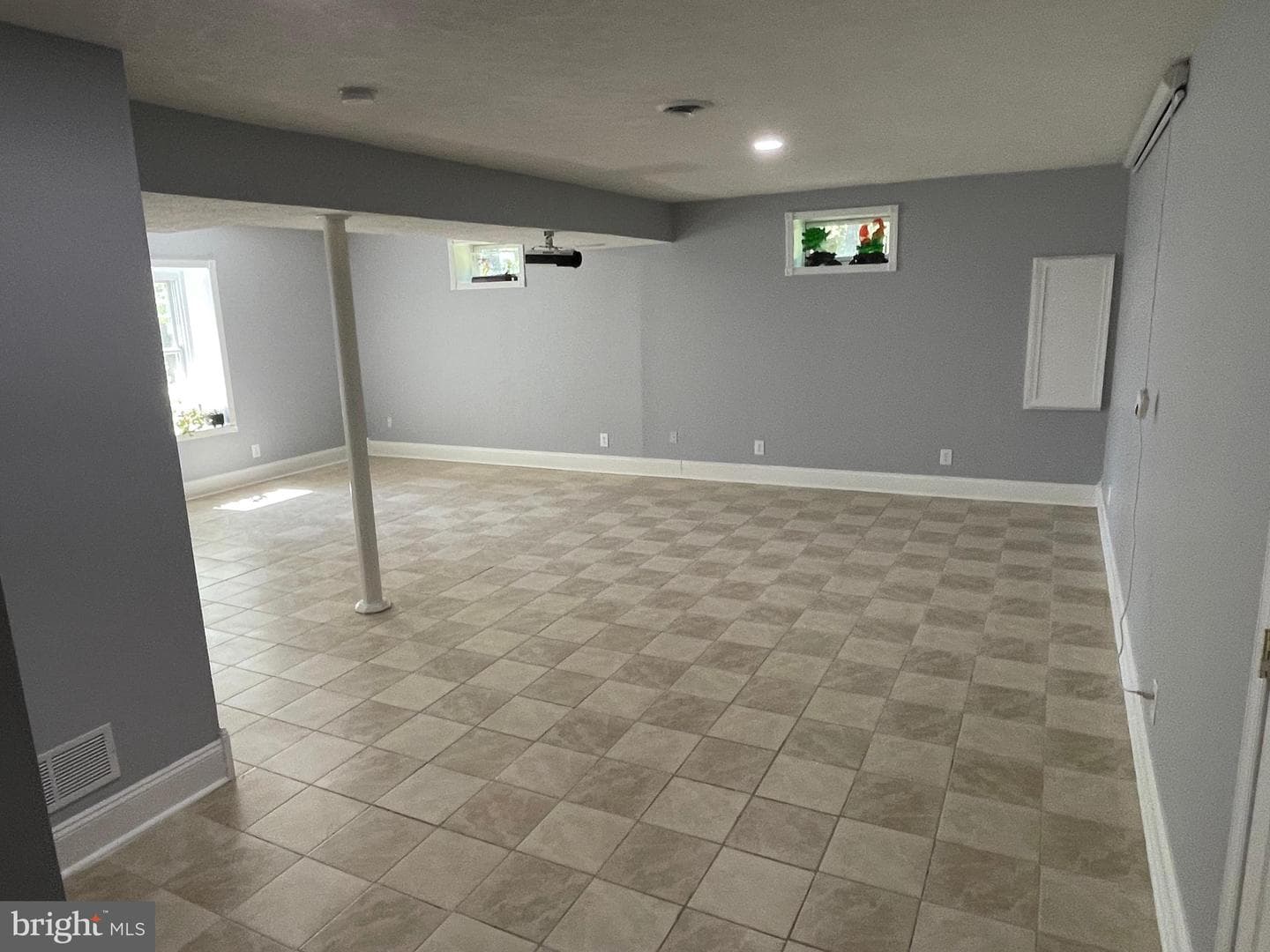 1044 Longwood Avenue photo 44