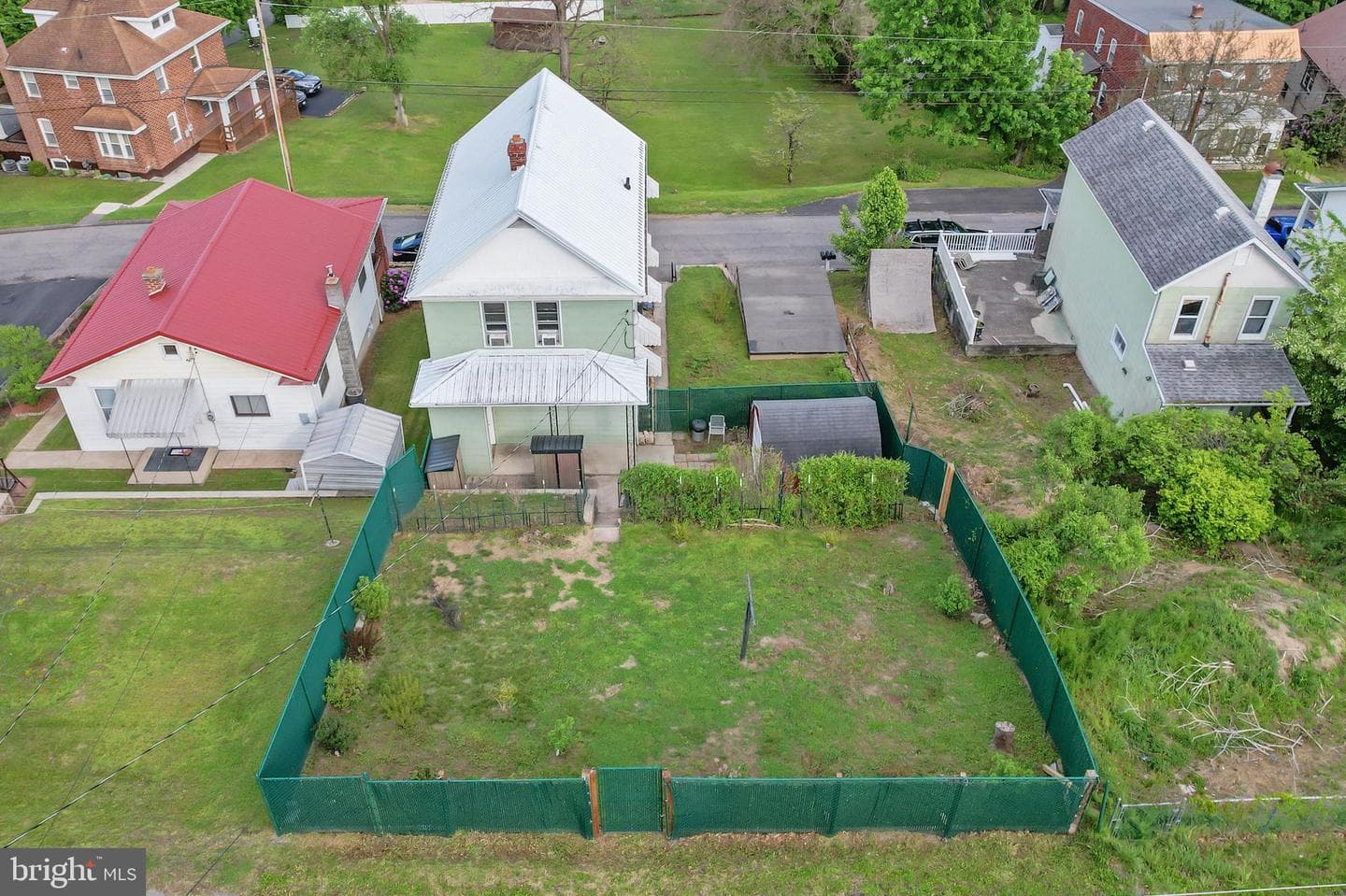 716 Yale Street photo 34