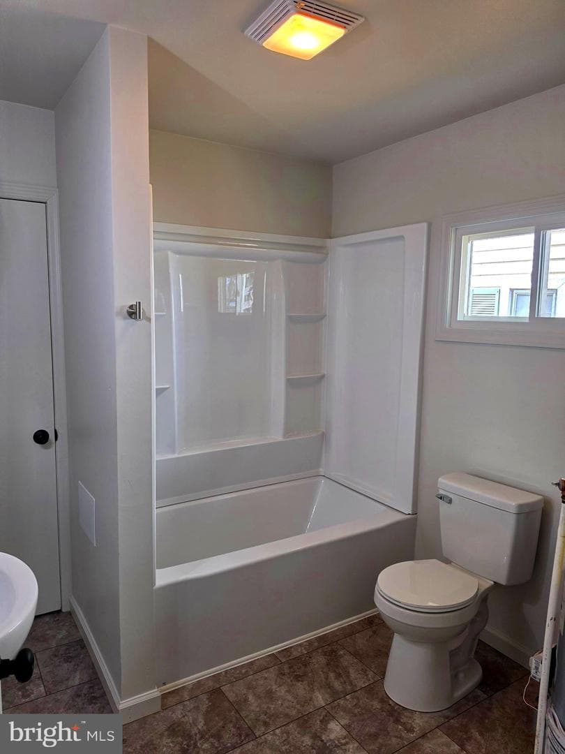 32 E Roberts Street photo 10