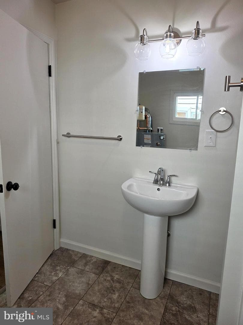 32 E Roberts Street photo 11
