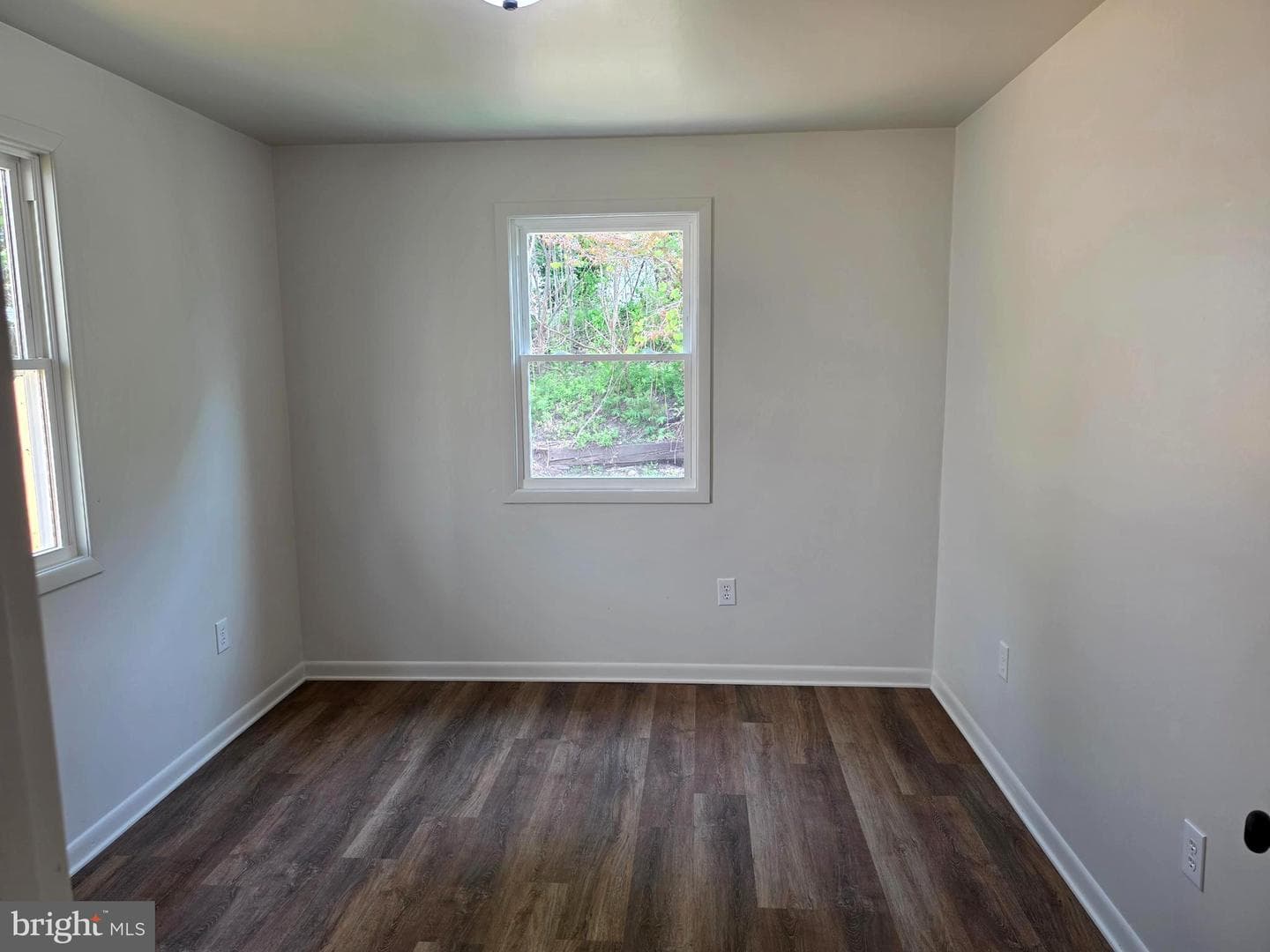 32 E Roberts Street photo 13