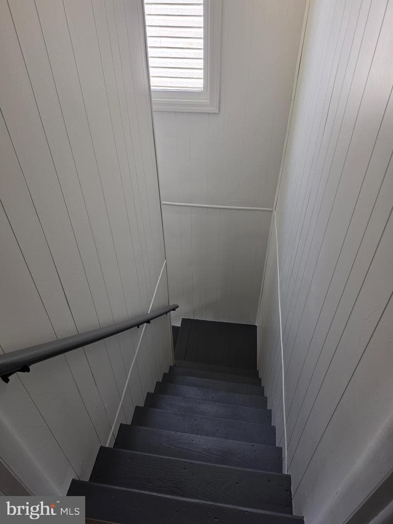 32 E Roberts Street photo 14