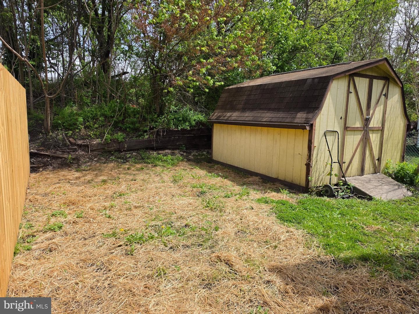 32 E Roberts Street photo 18