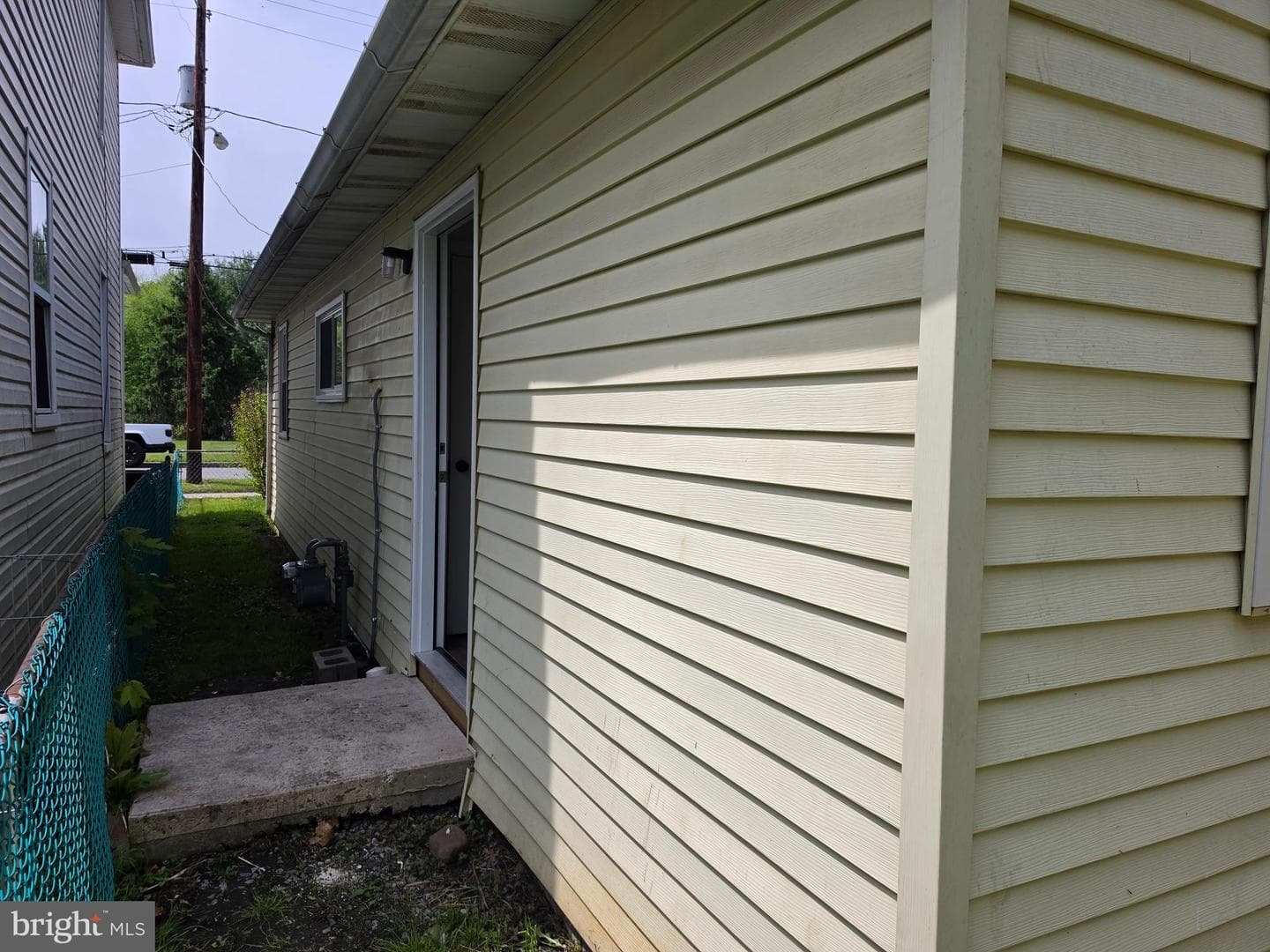 32 E Roberts Street photo 19