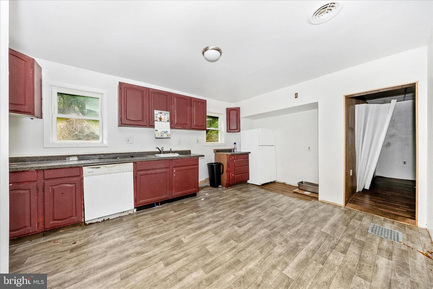 439 Waverly Terrace photo 5