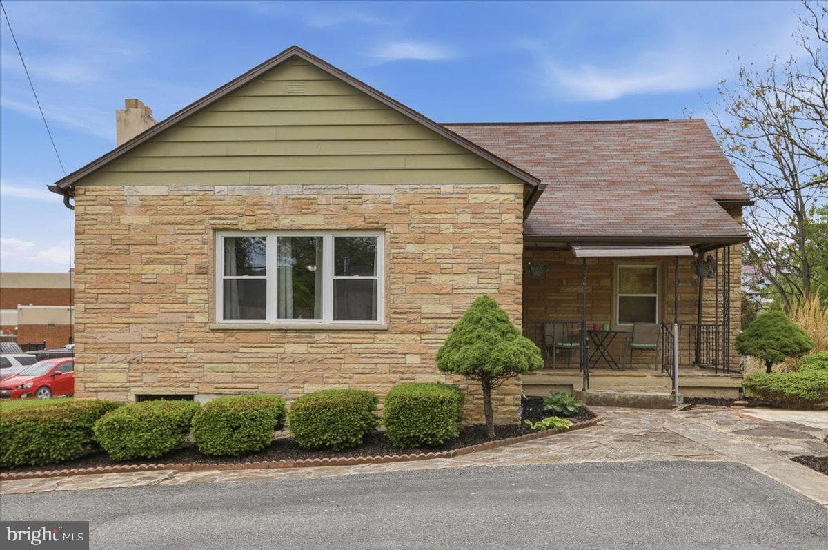 111 Wempe Dr photo 1