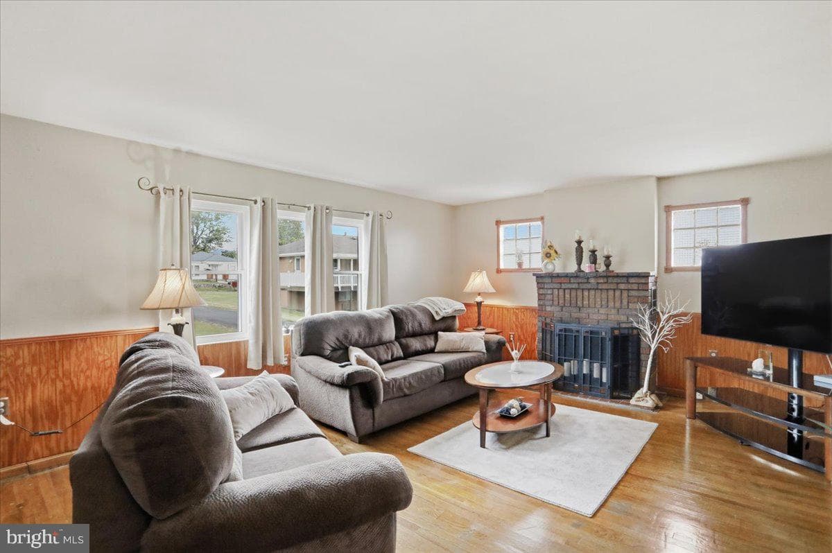 111 Wempe Dr photo 4