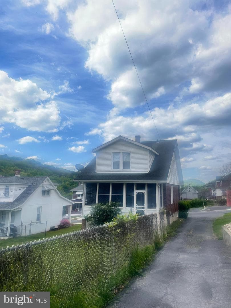 531 Lowell Avenue, Cumberland