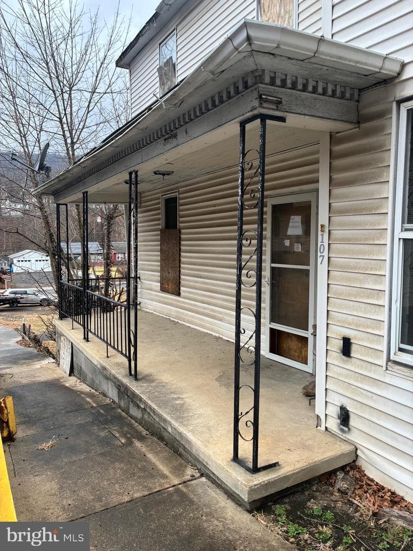 107 Oakview Drive photo 4