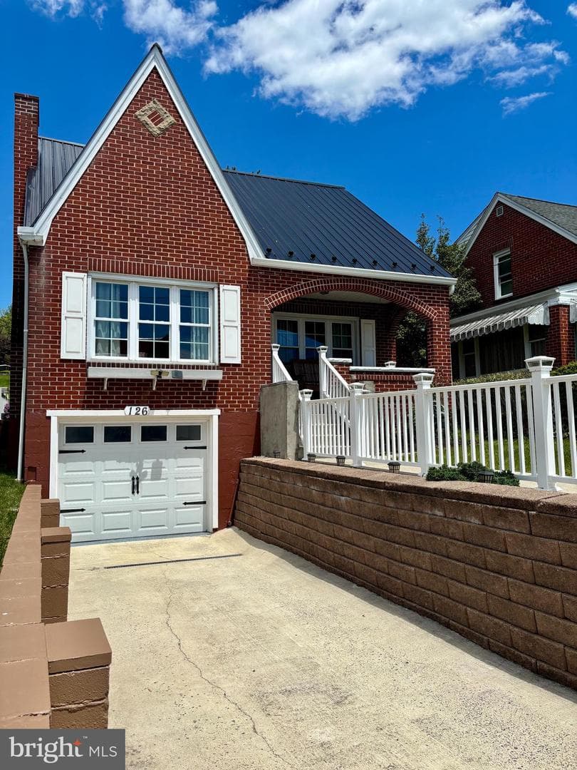 126 Washington Street photo 3