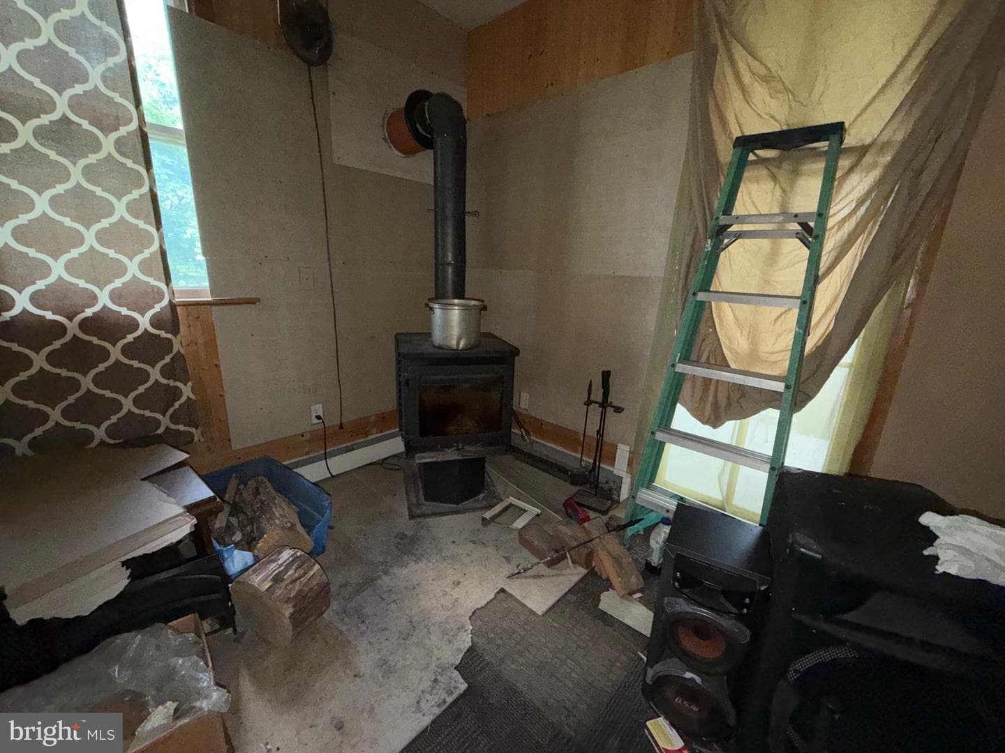 215 Hammond Street photo 16