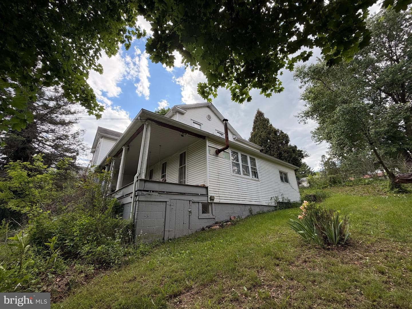 215 Hammond Street photo 5