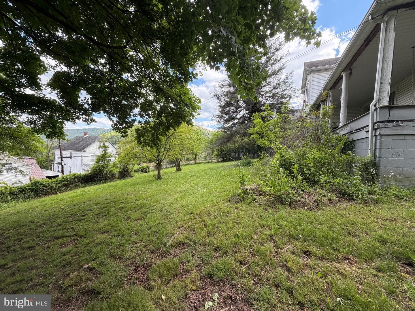 215 Hammond Street photo 7