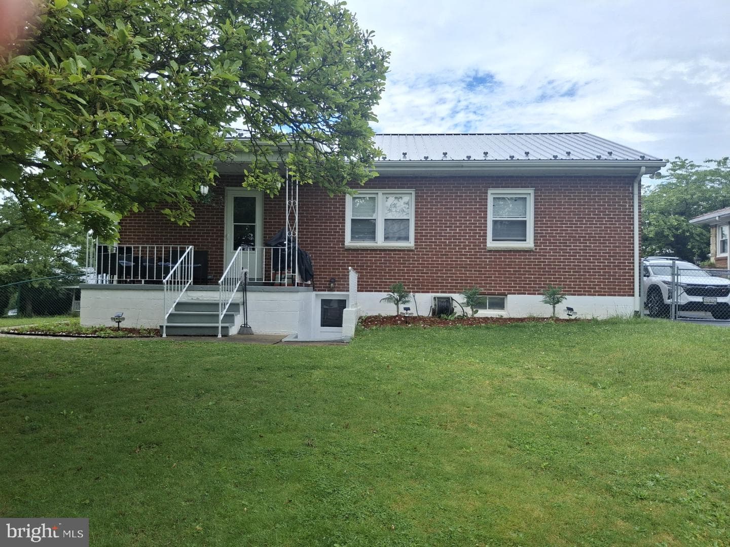 40 Memorial Avenue photo 104