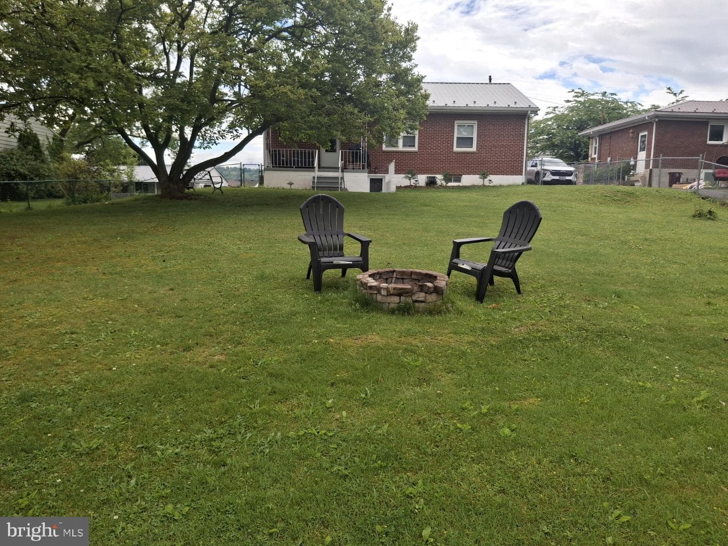 40 Memorial Avenue photo 105