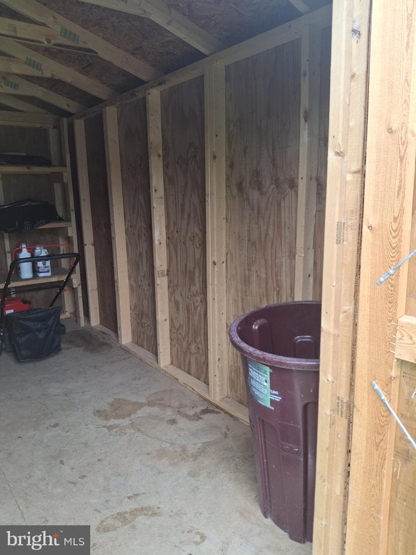 40 Memorial Avenue photo 111