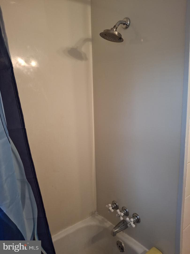 40 Memorial Avenue photo 17