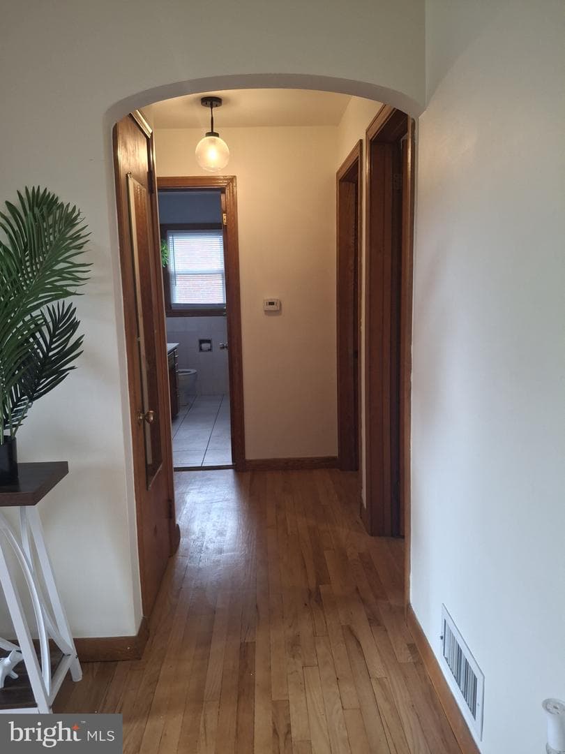 40 Memorial Avenue photo 34