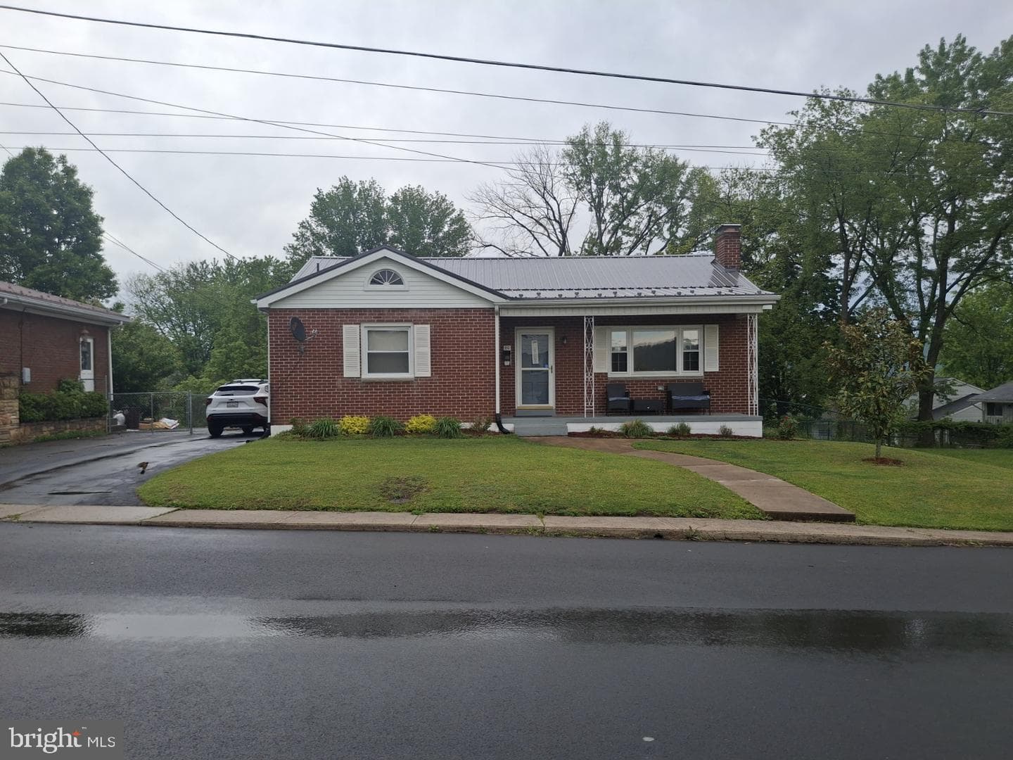 40 Memorial Avenue photo 5
