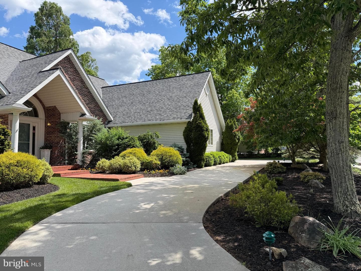 1030 Cherrywood Avenue photo 3