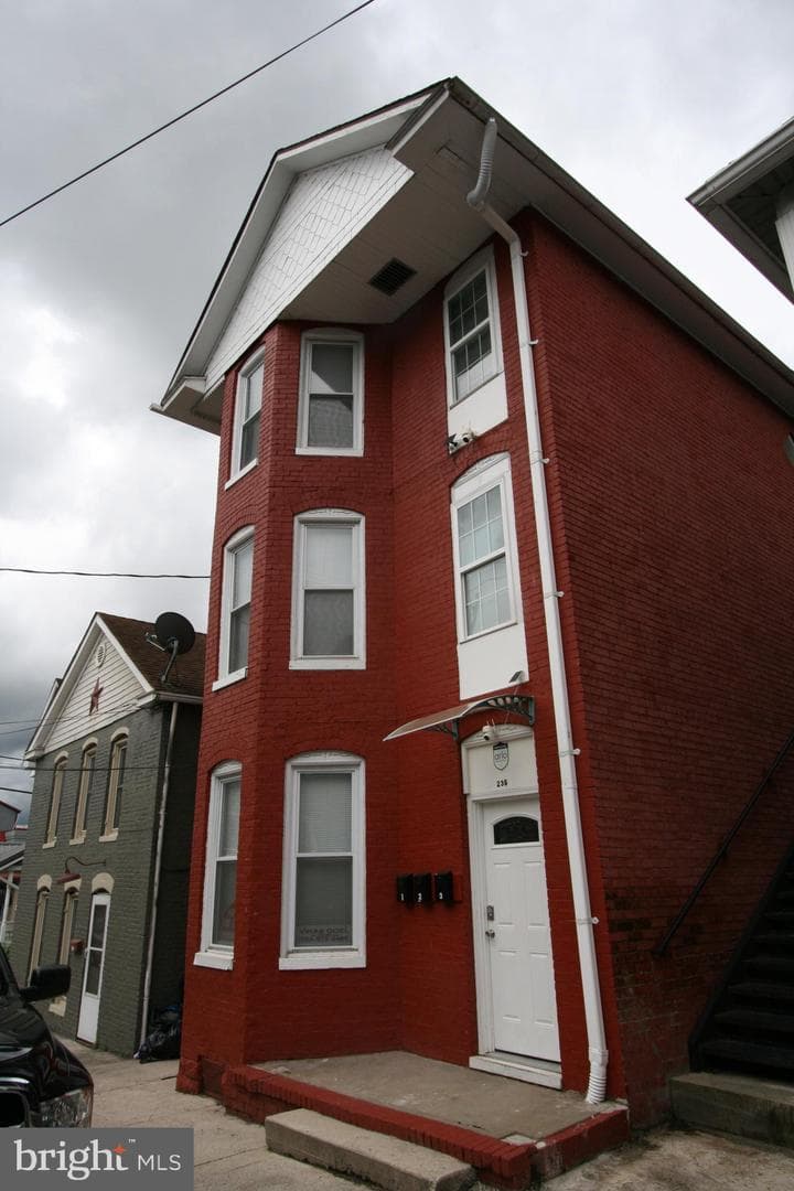 236 Glenn Street photo 105