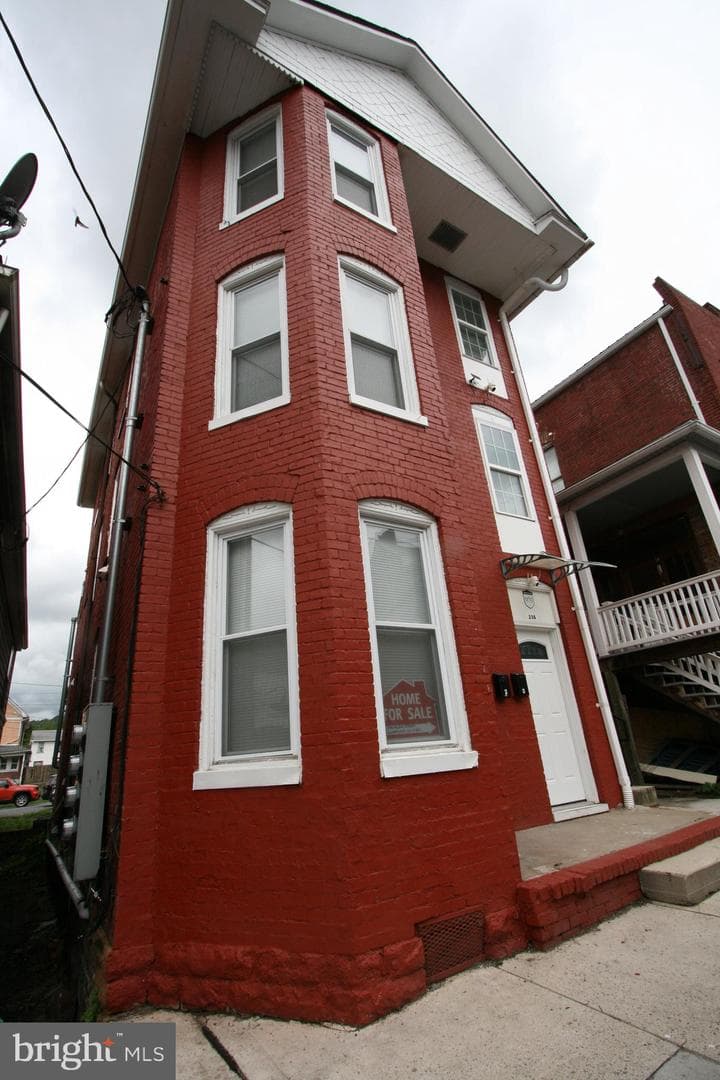 236 Glenn Street photo 108