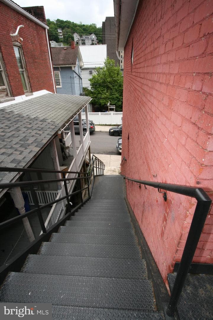 236 Glenn Street photo 91