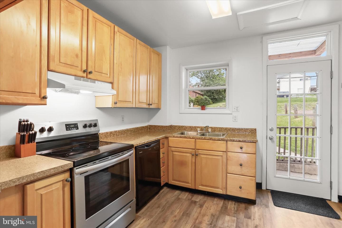167 Maple Street photo 10