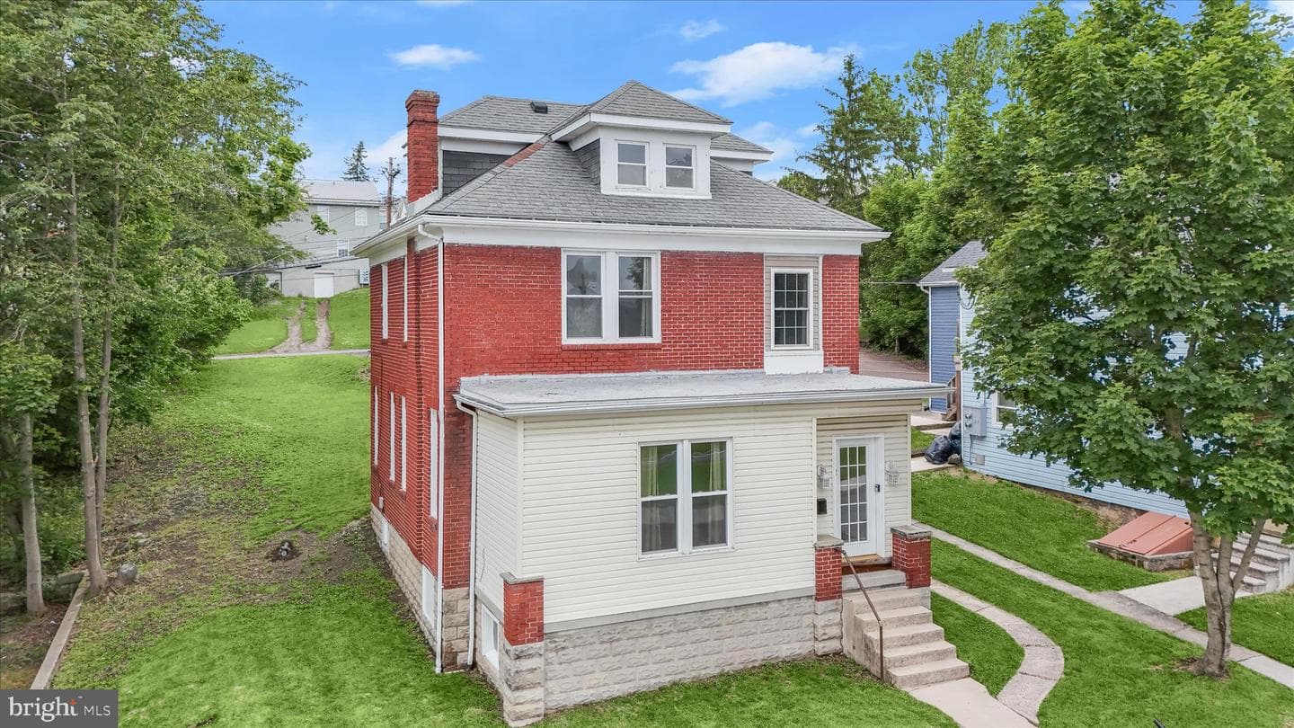 167 Maple Street photo 33