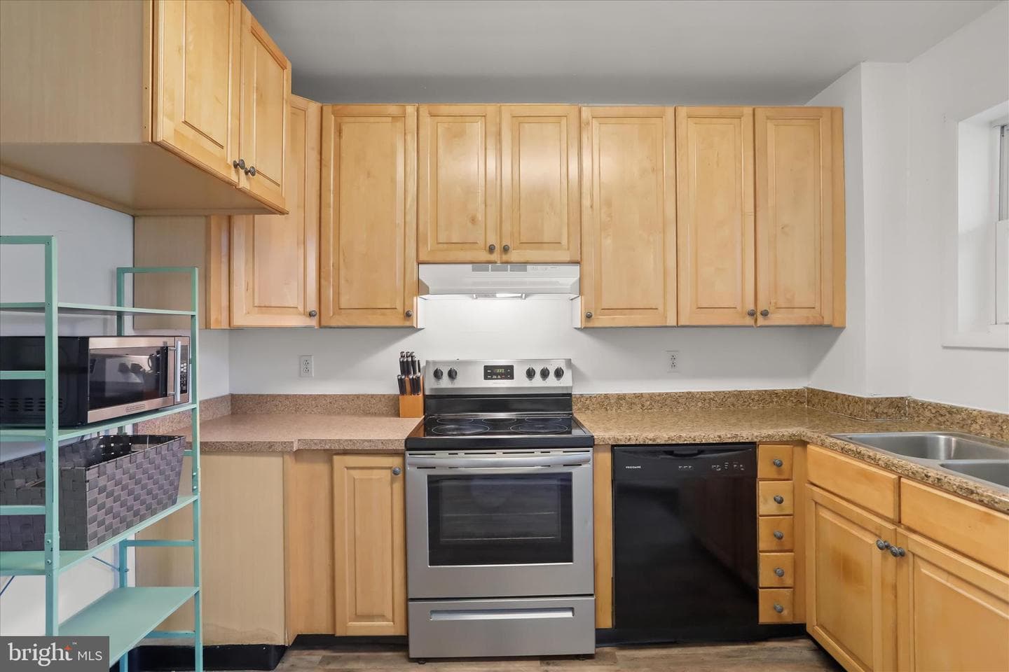167 Maple Street photo 9