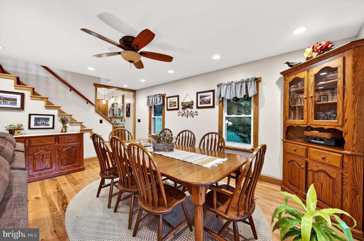 13400 Pleasant Valley Road photo 12