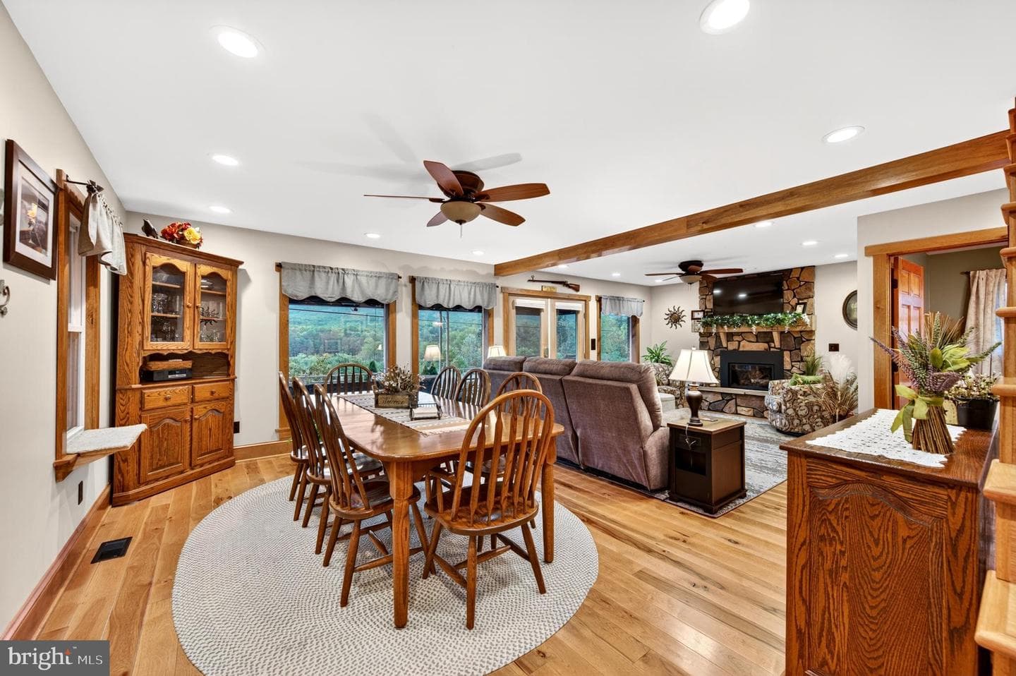 13400 Pleasant Valley Road photo 13