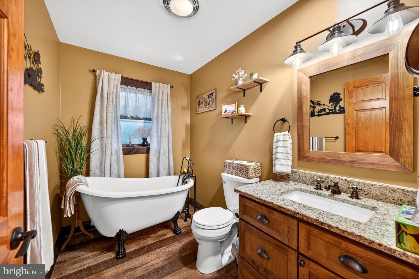 13400 Pleasant Valley Road photo 16