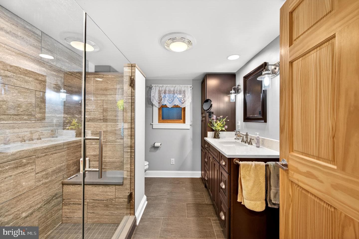 13400 Pleasant Valley Road photo 23