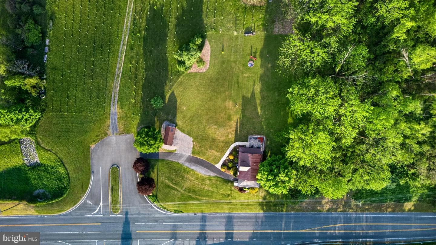 13400 Pleasant Valley Road photo 31