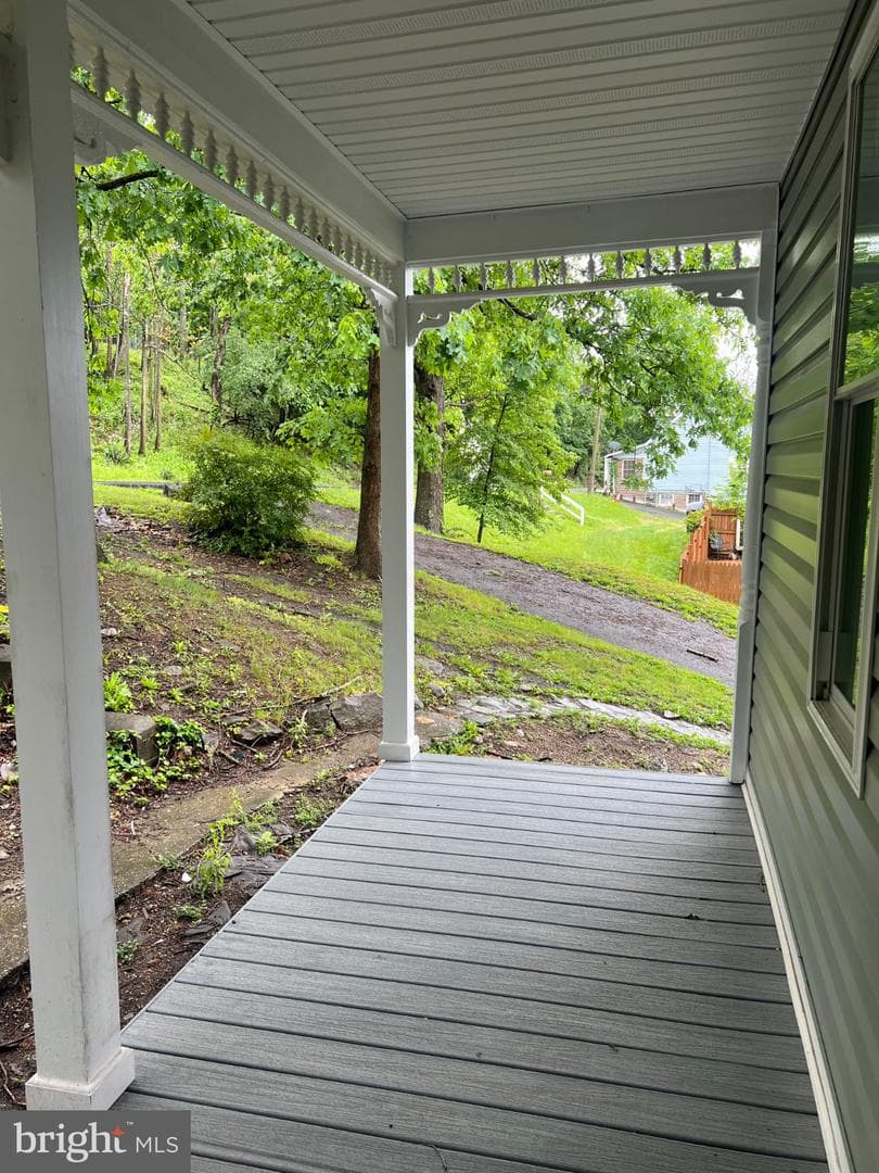 1034 Shades Lane photo 8