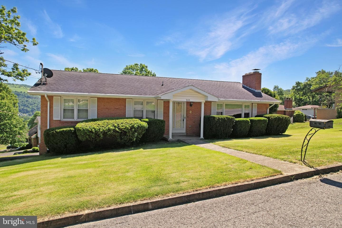 203 Marsh Avenue photo 8