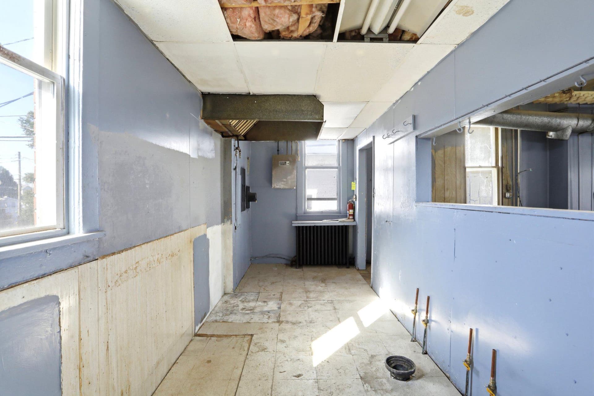 8 S Broadway photo 32