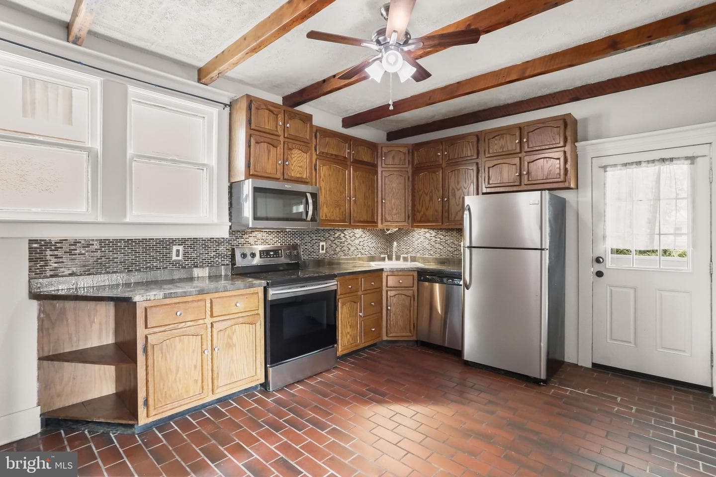 806 Washington Street photo 19