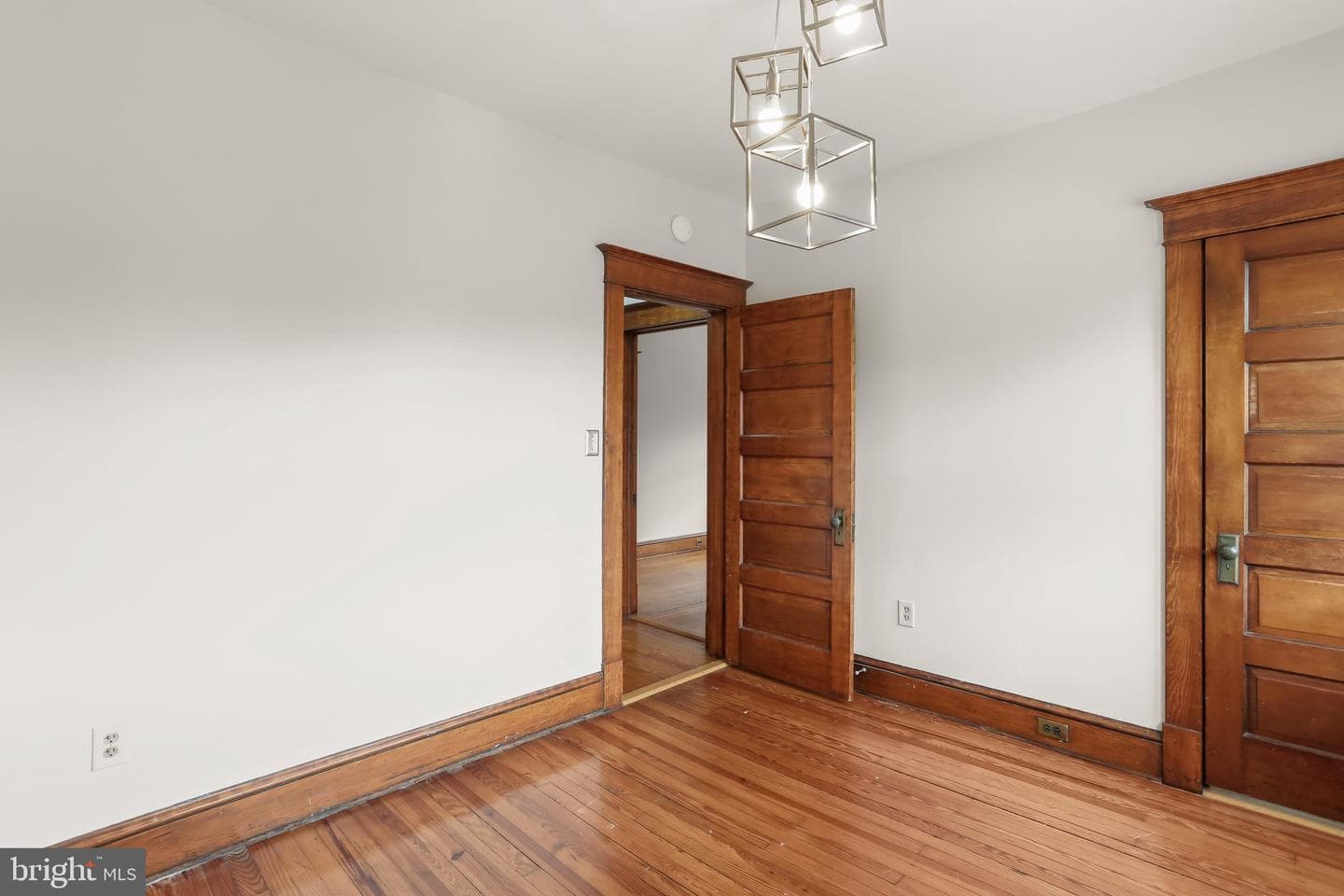 806 Washington Street photo 32