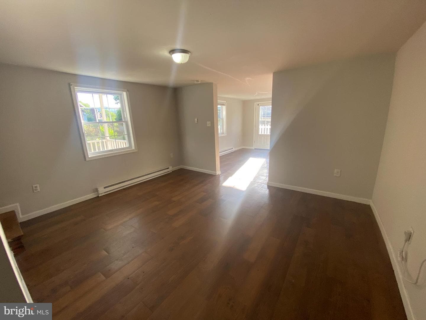 652 Baker Street photo 19