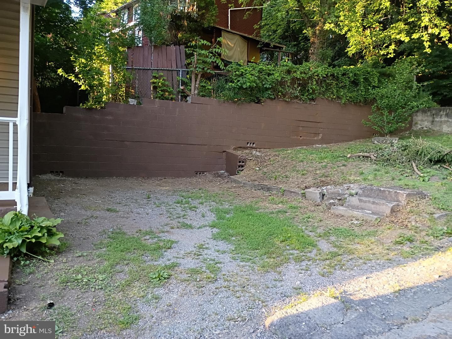652 Baker Street photo 4