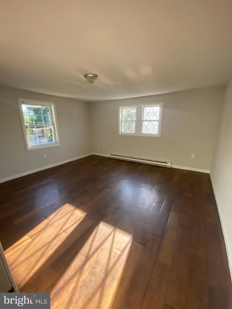 652 Baker Street photo 43