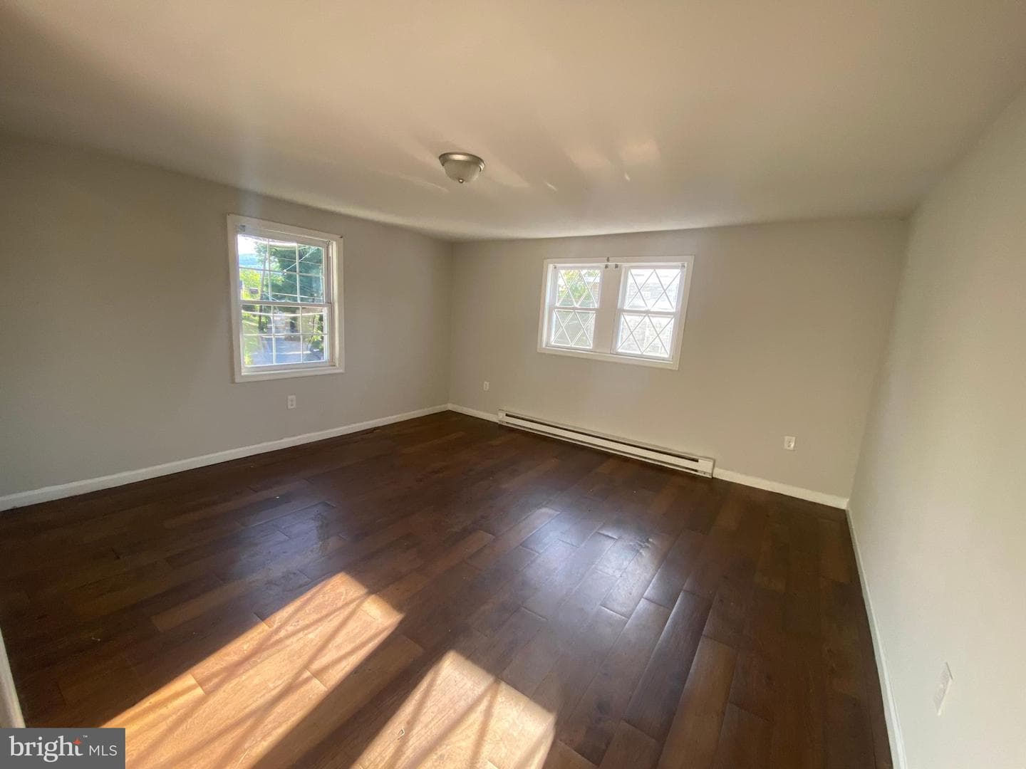 652 Baker Street photo 44
