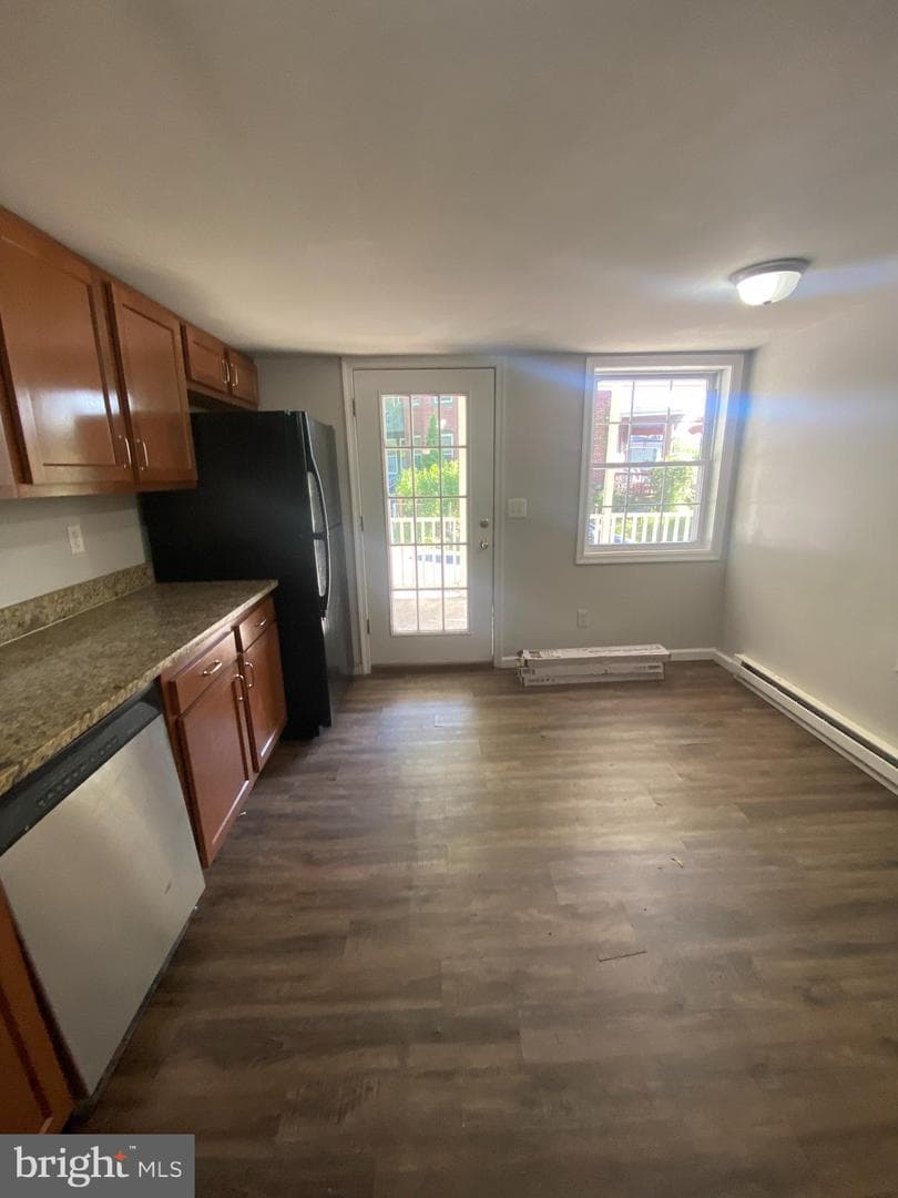 652 Baker Street photo 7