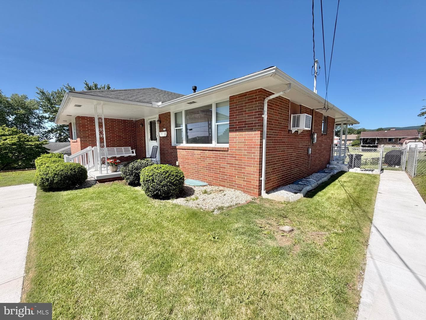 27 Moran Avenue photo 4