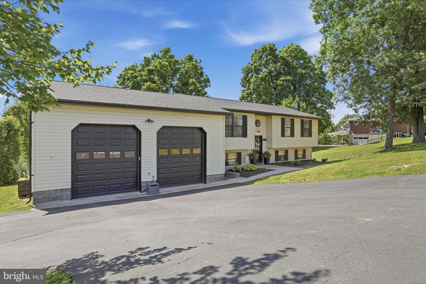 10110 Hillcrest Drive photo 3