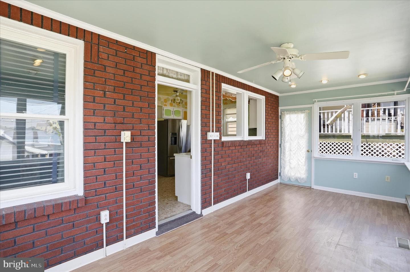 710 Montgomery Avenue photo 25