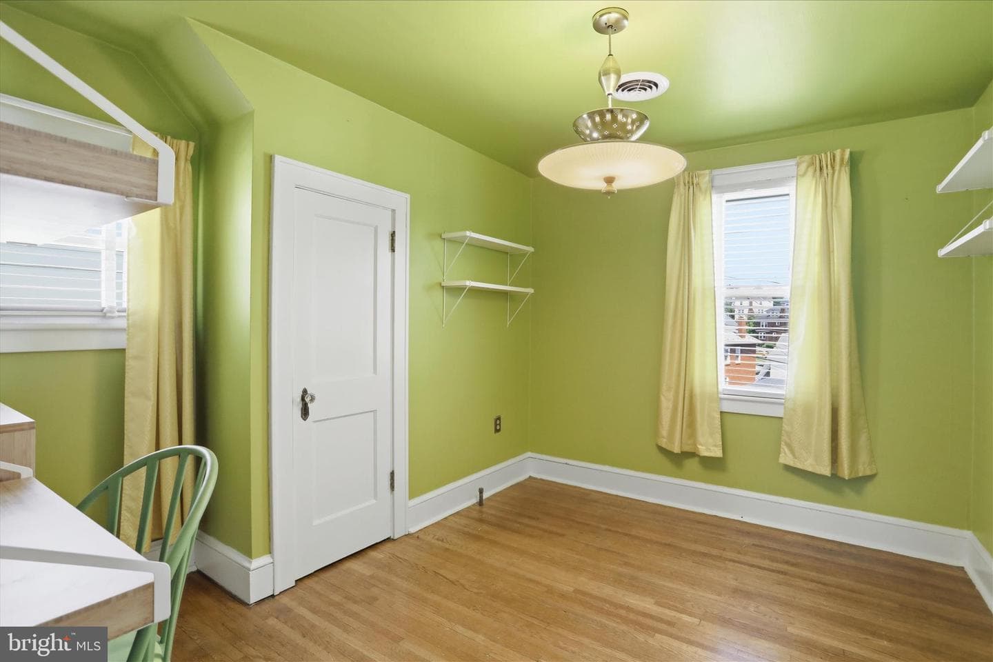 710 Montgomery Avenue photo 28
