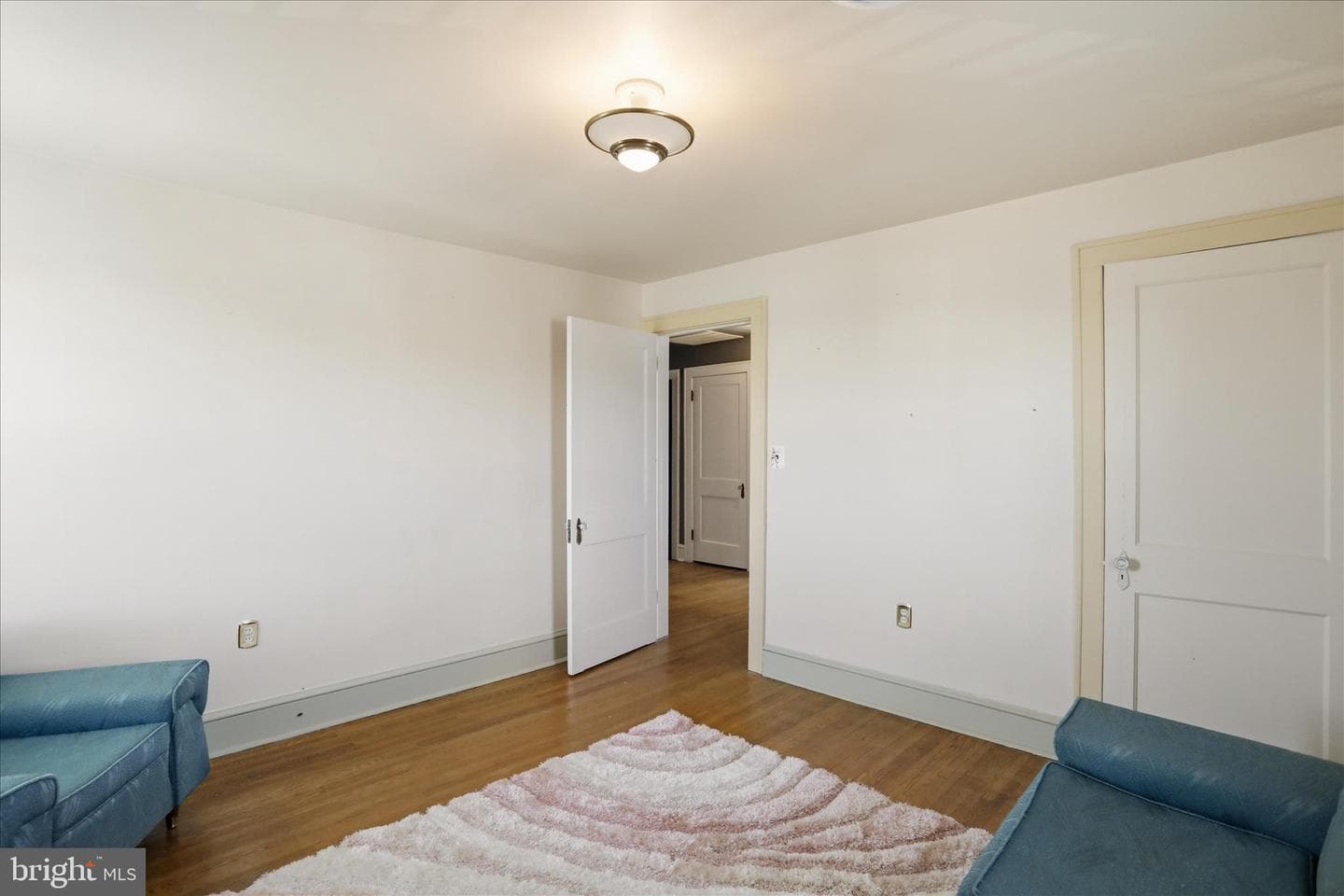710 Montgomery Avenue photo 32